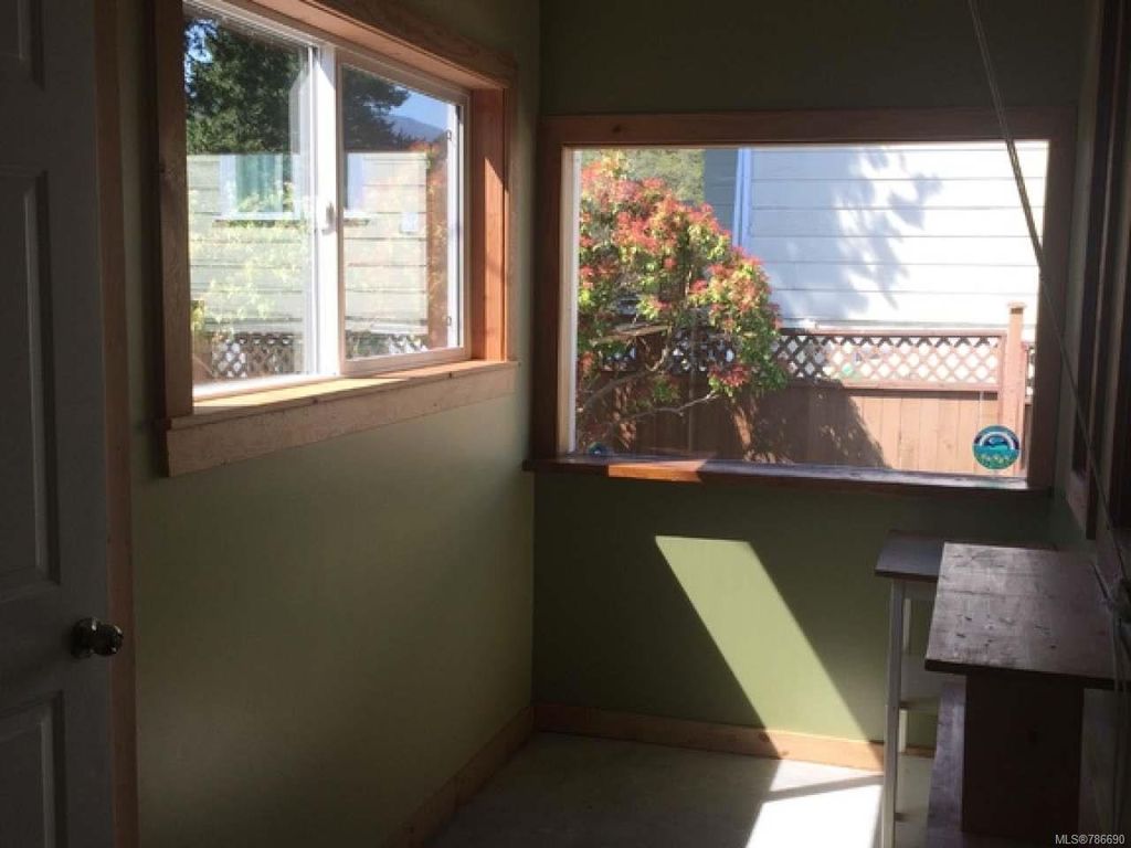 listing image 16049813159745815214