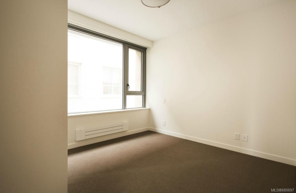 listing image 16046813454687257855