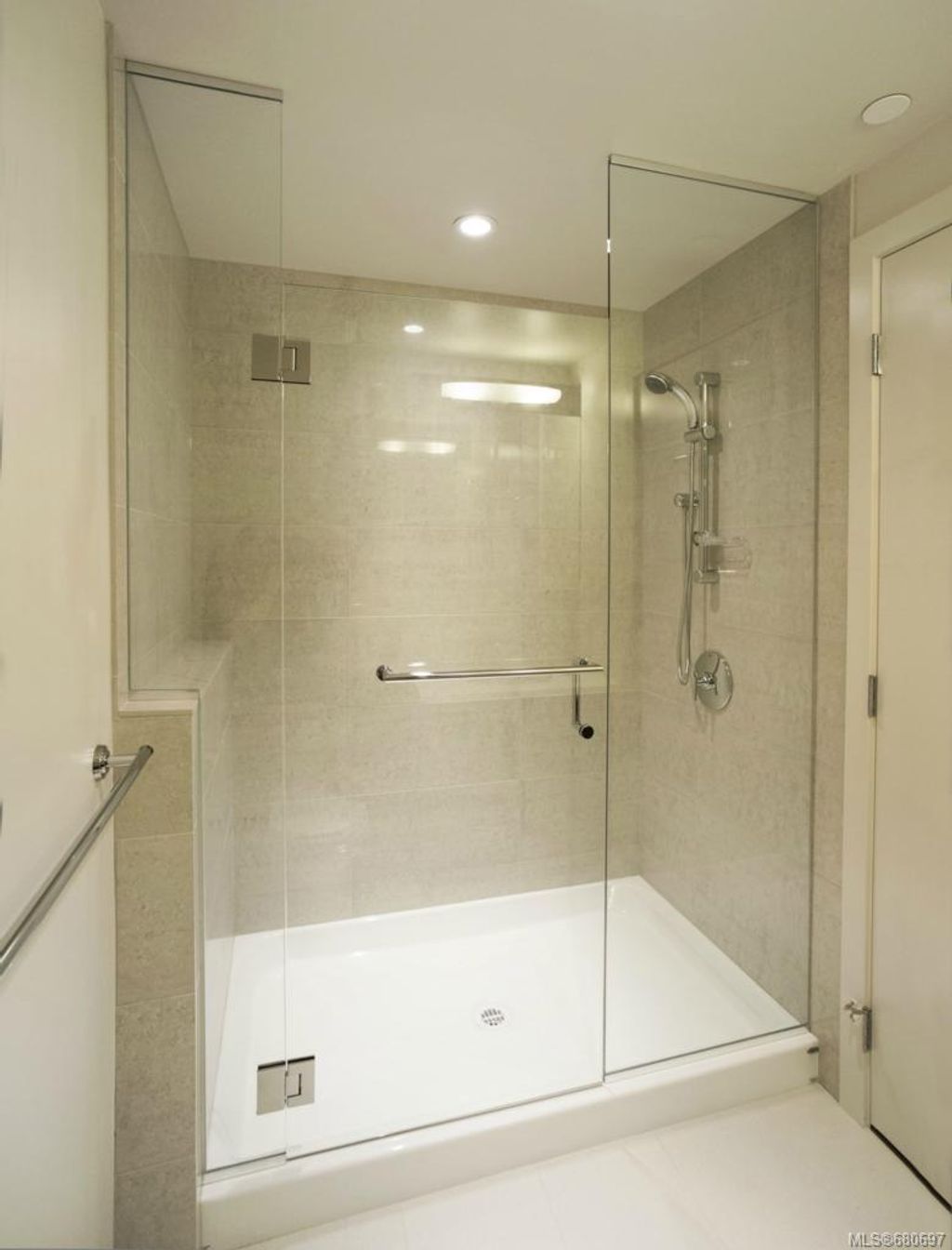 listing image 16045844748383511051