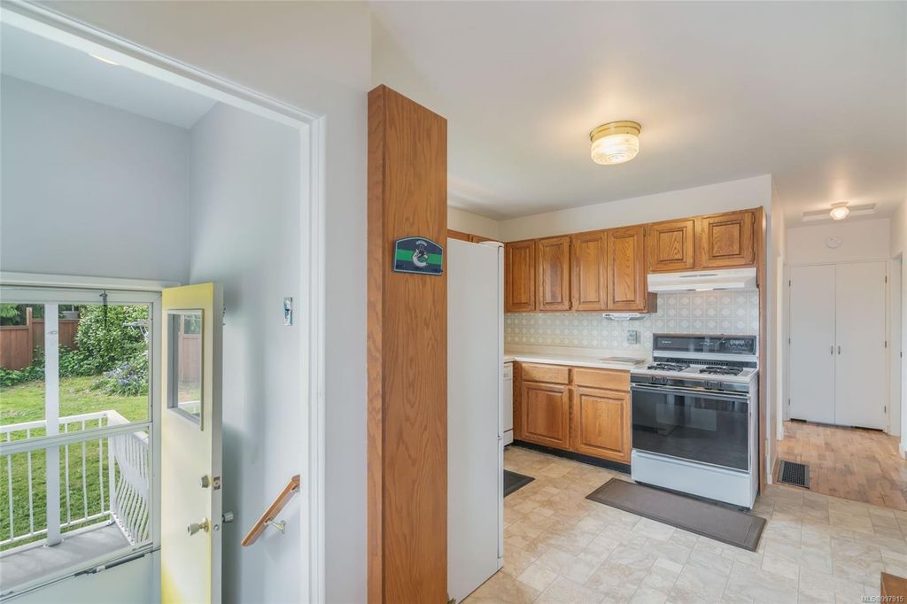 listing image 16046445480253984607