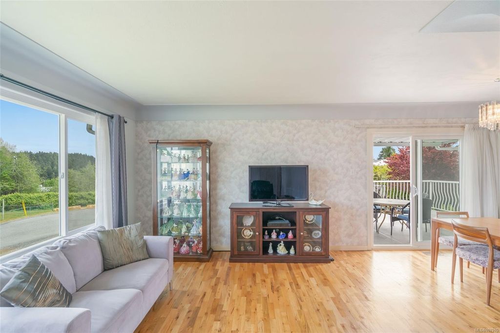 listing image 16041850927170429901