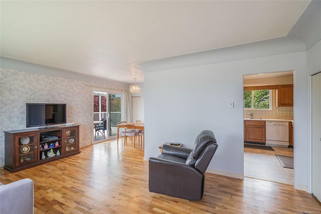 listing image 16044519266703847838