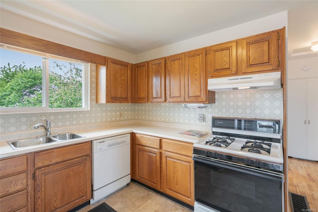 listing image 16043630300930522266