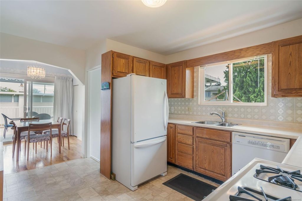 listing image 16047705596442525155