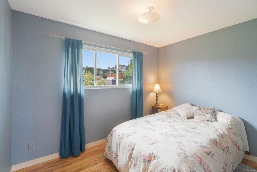 listing image 16046422007866990787