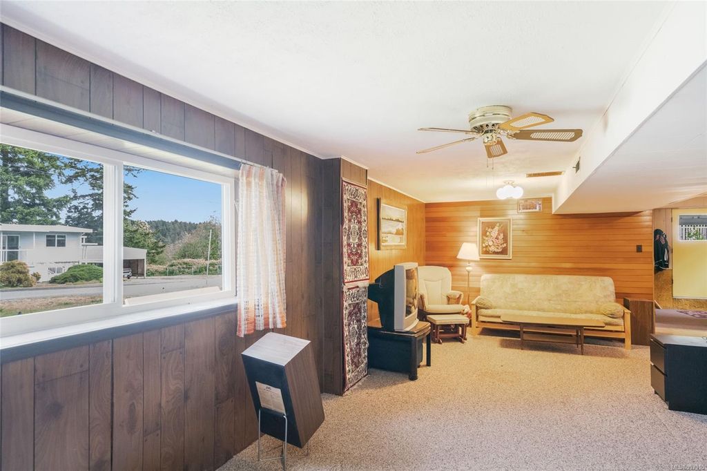 listing image 16041360457454582184