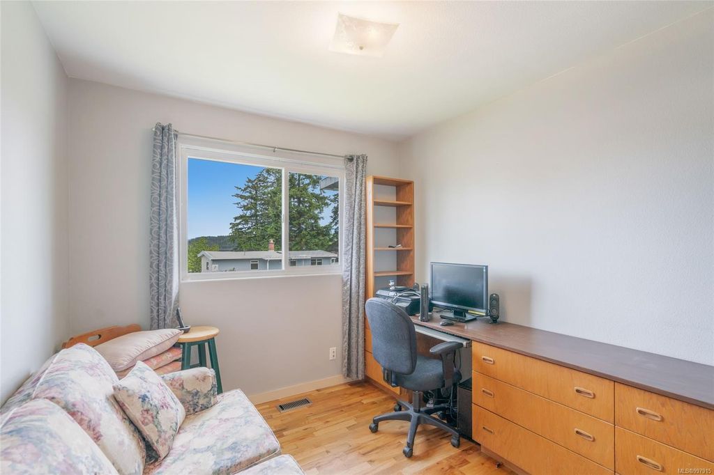 listing image 16041292652941709501
