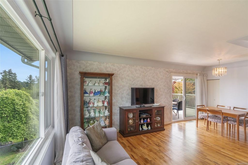listing image 16049601389936201606