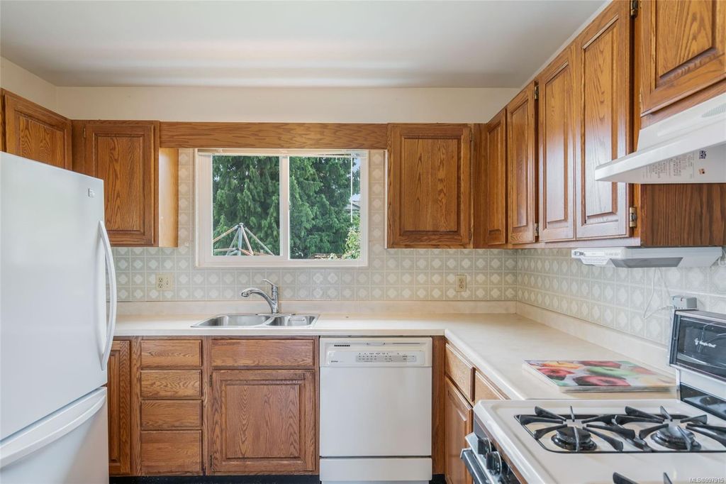 listing image 16042289865751132289