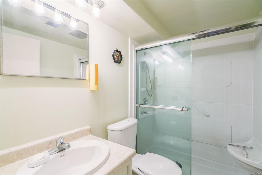 listing image 16045094109979286481