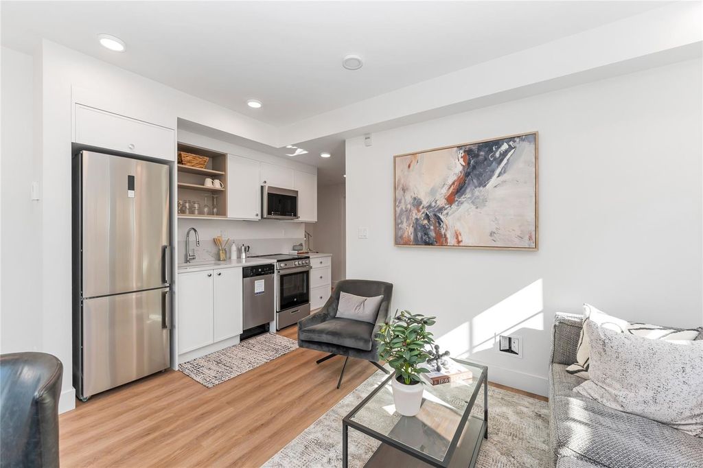 listing image 16047104685679196571