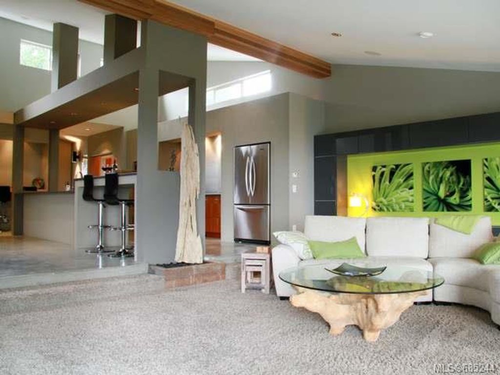 listing image 16048101039848884103