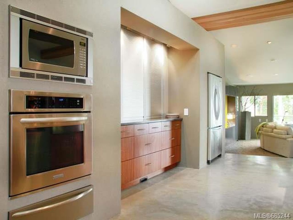listing image 16043661842265546134