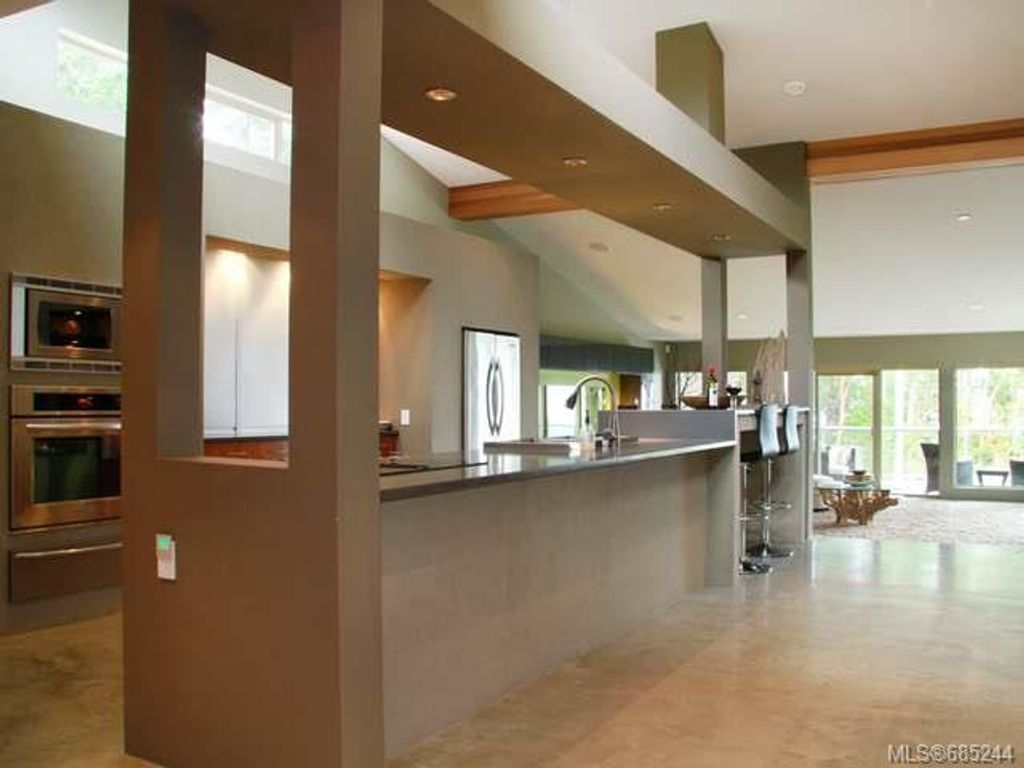 listing image 16049093091754595987