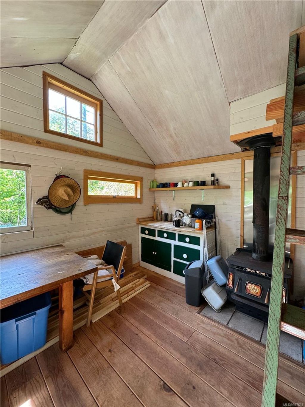 listing image 16045847431561826676