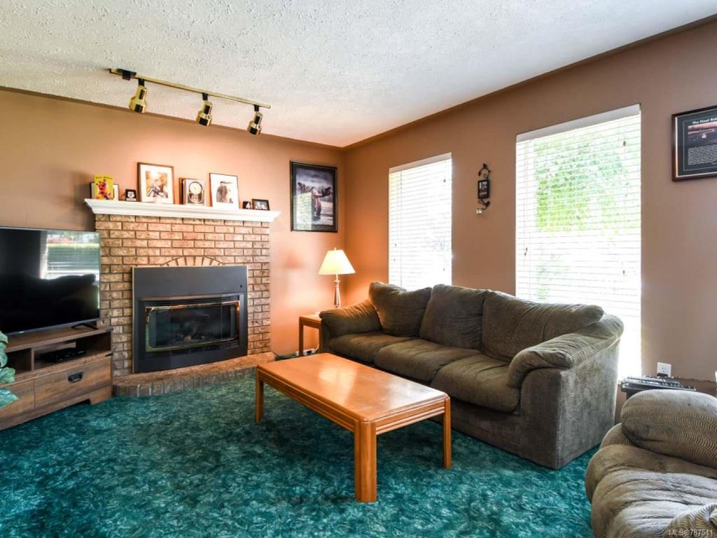 listing image 16047191184923526486