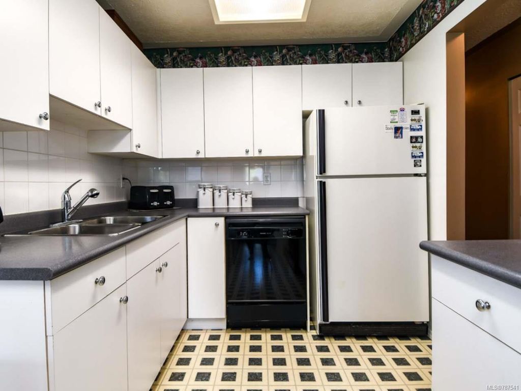 listing image 16043996633859220061