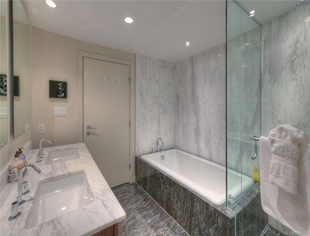 listing image 1604338175639