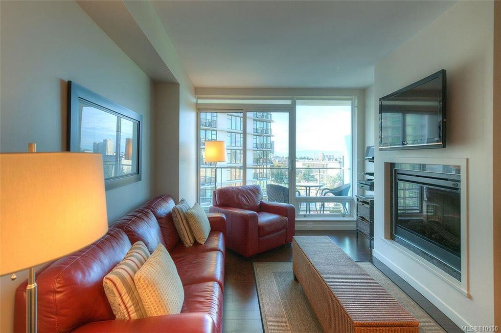 listing image 16041080903175