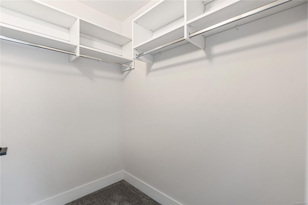 listing image 16047124270847865893