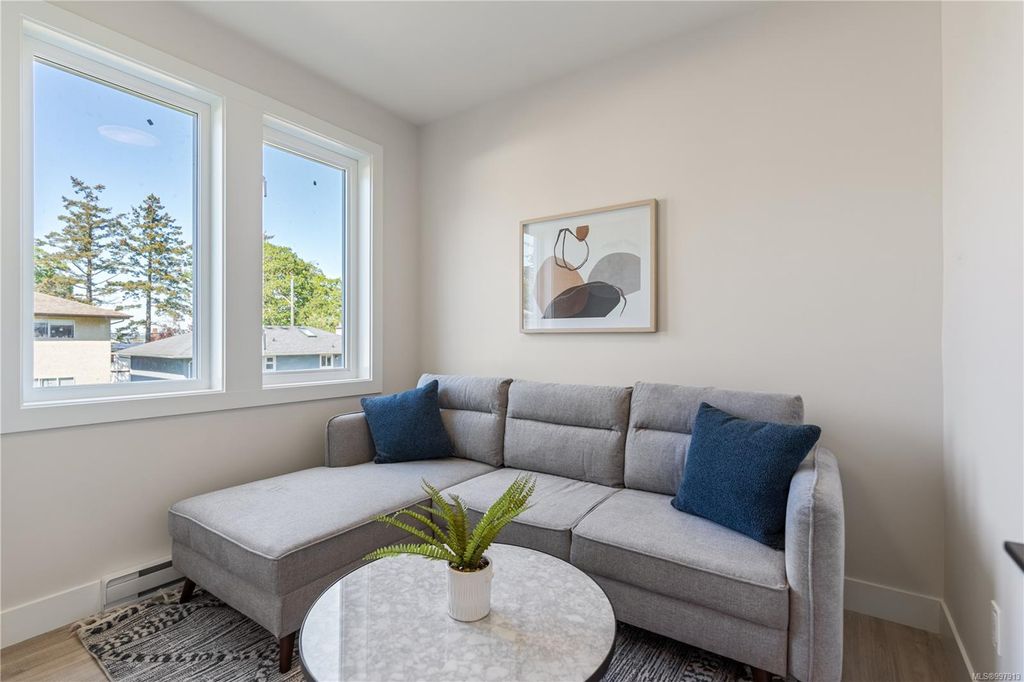 listing image 16046971579770978032