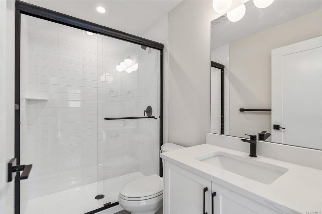 listing image 16041303962127808836