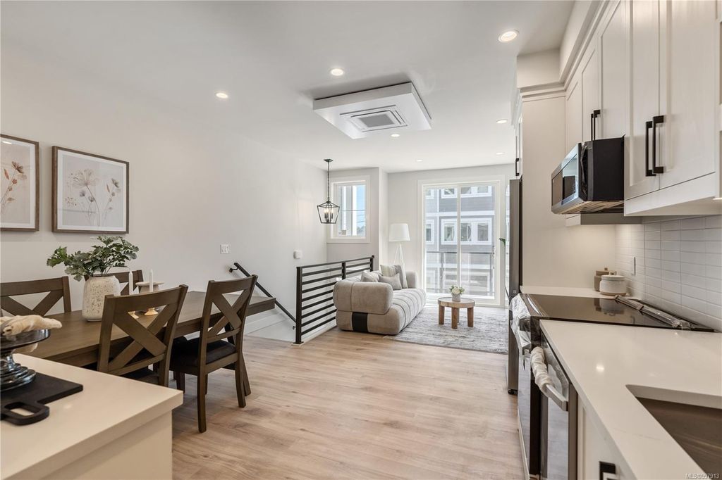 listing image 16047304291084792507