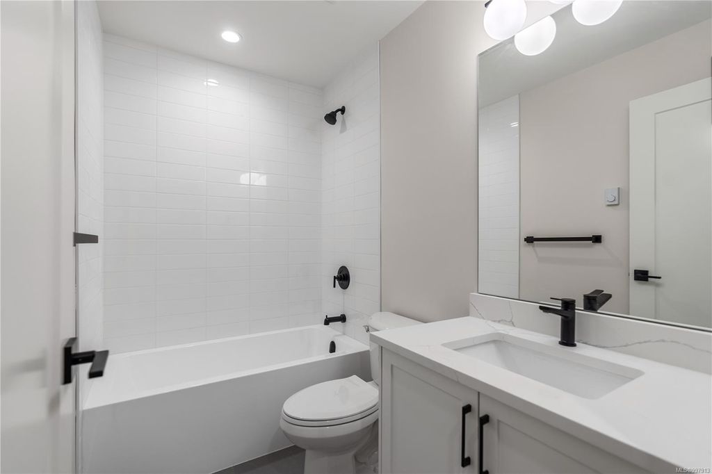 listing image 16045711416660381121