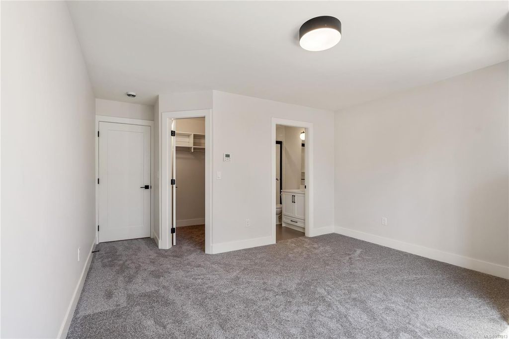 listing image 16047832857760160440