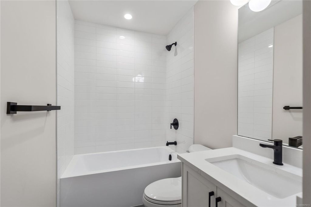 listing image 16046659302333630276