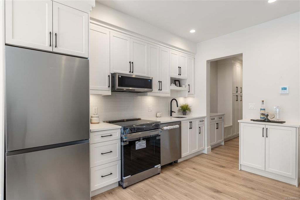 listing image 16046784631343938905