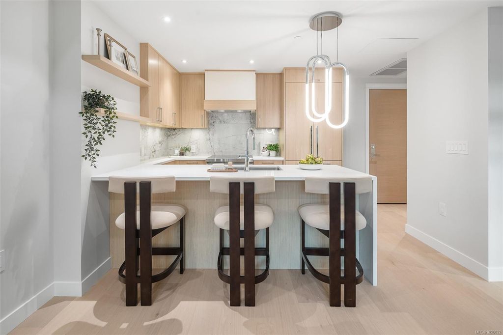 listing image 16043822534192398930