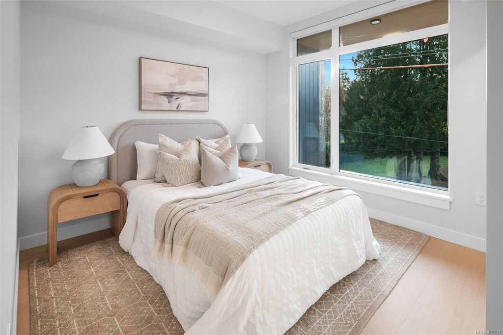 listing image 16043399531620625162