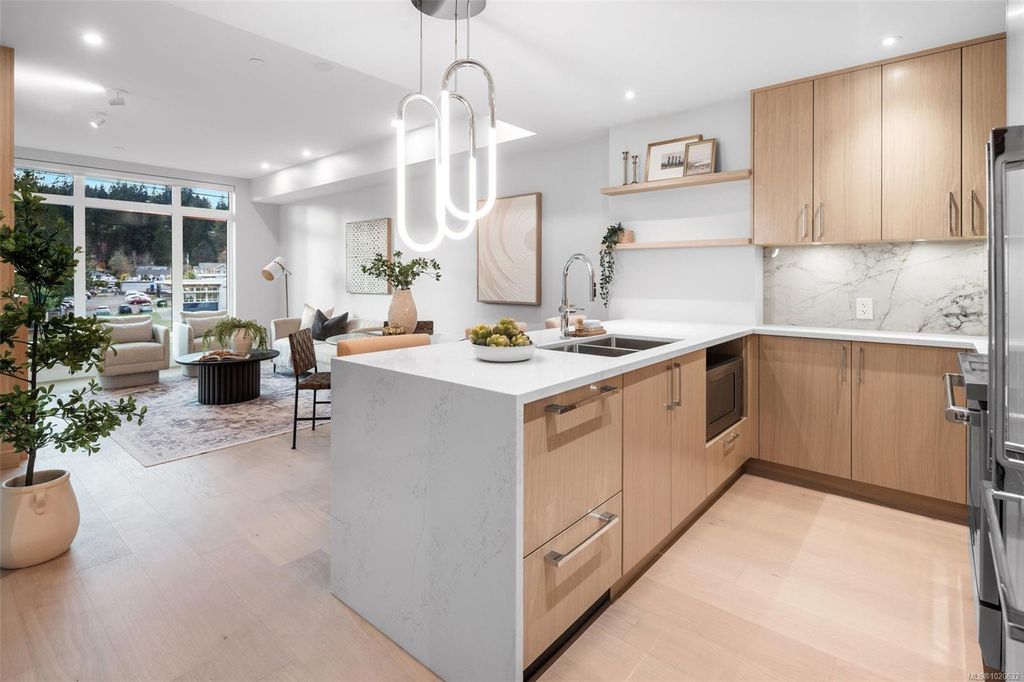 listing image 16048522783759929774