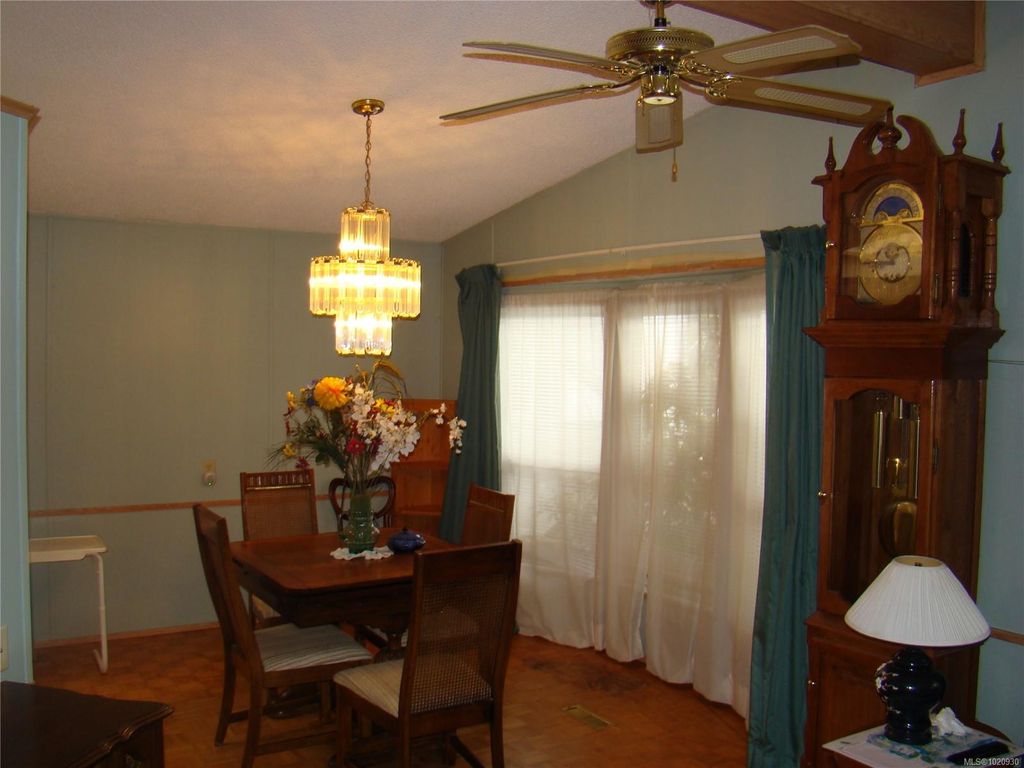 listing image 16045689953518512395