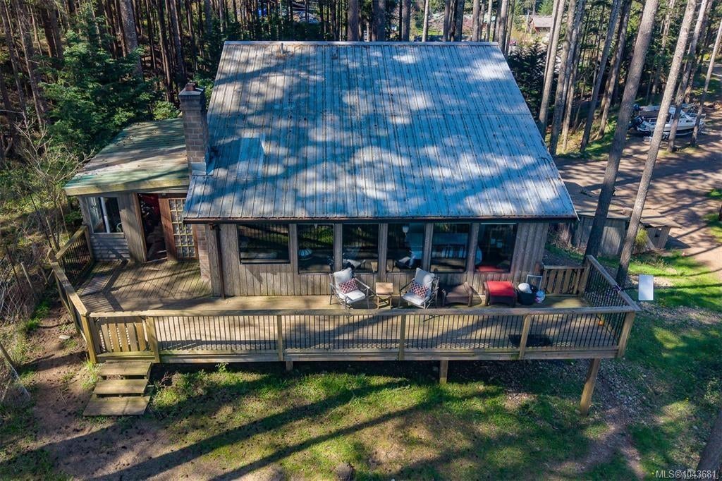 546 & 548 Kinnikinik Way