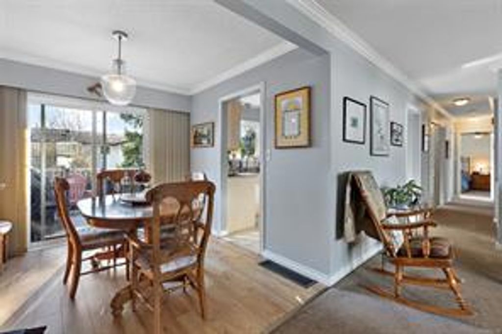 listing image 16046820933354761382