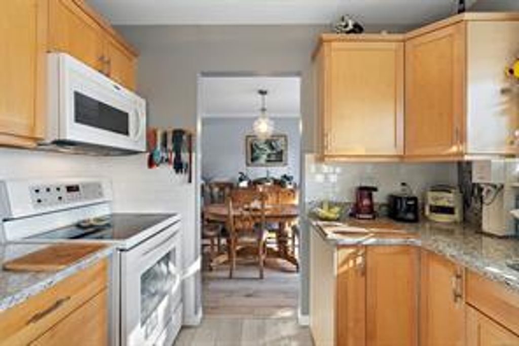 listing image 16040697606359620124