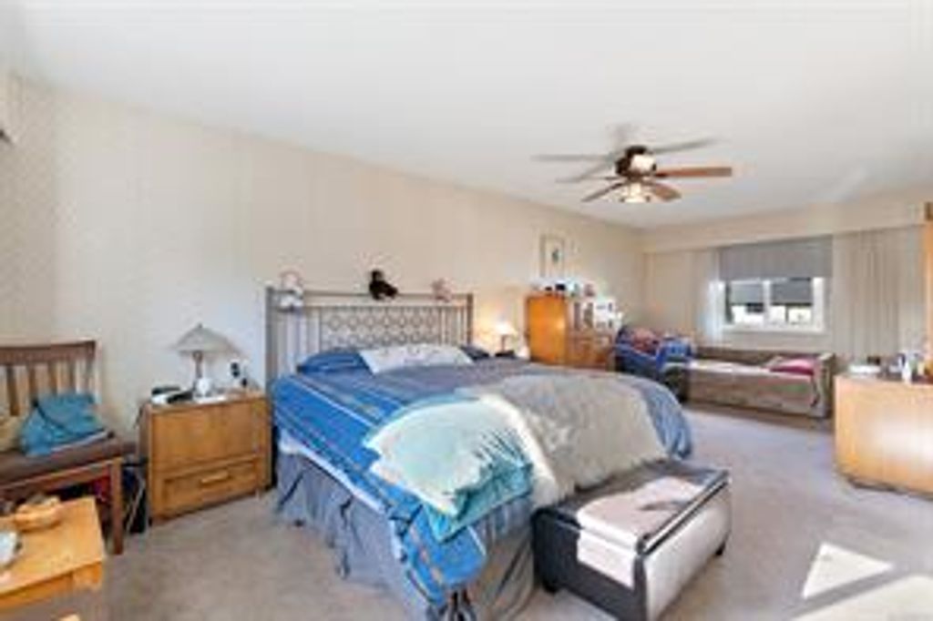 listing image 16041354162906993324