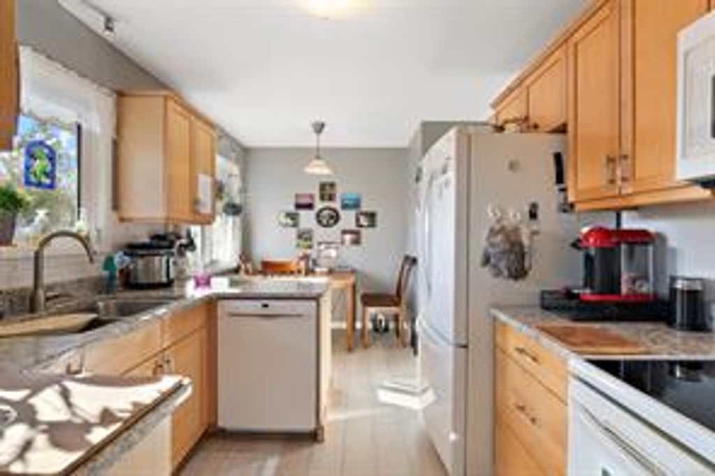 listing image 16049561816191760400