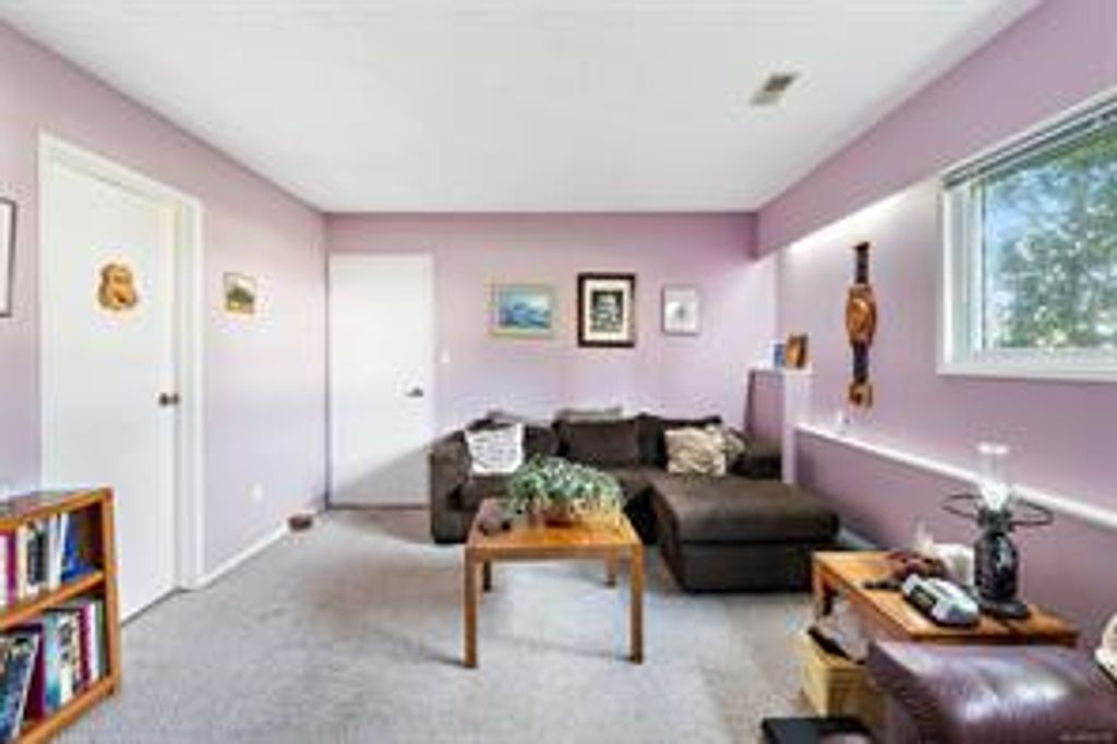 listing image 16043351290011647116