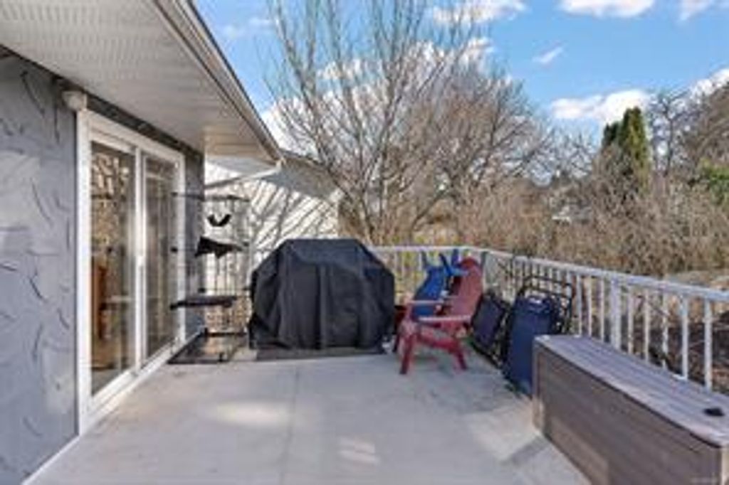 listing image 16042035442885718302