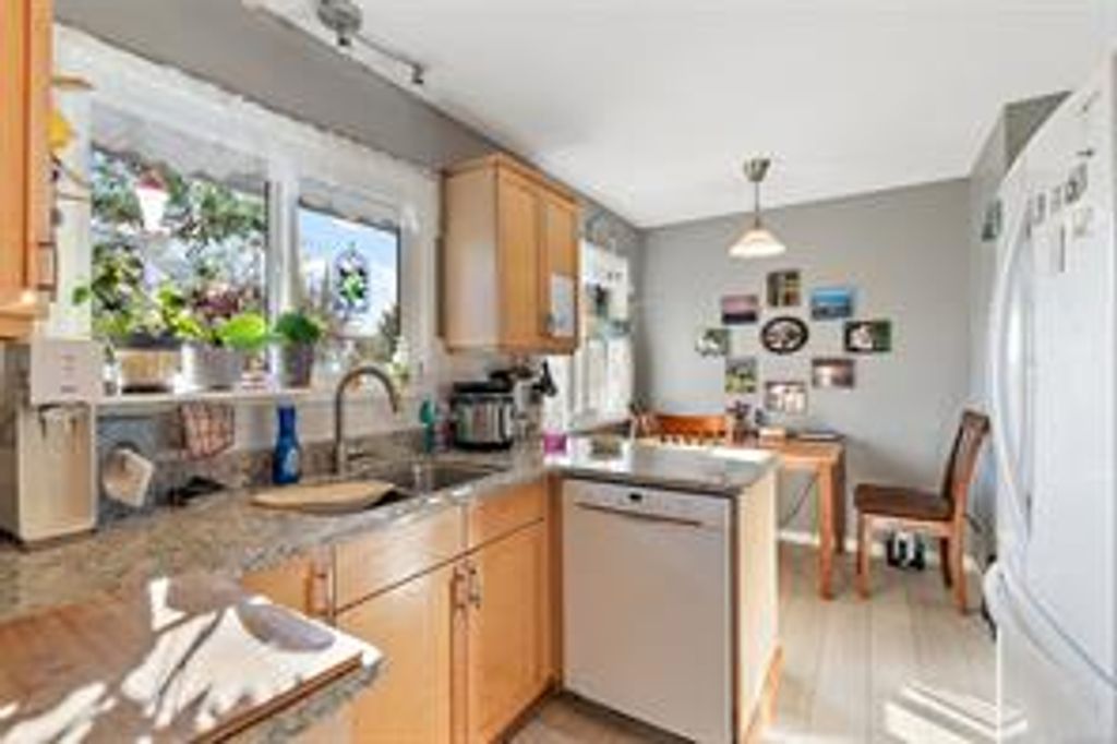 listing image 16048928822350203160