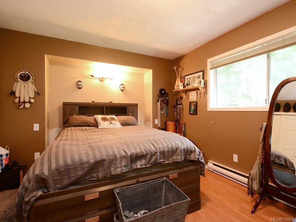 listing image 16044547757720407808