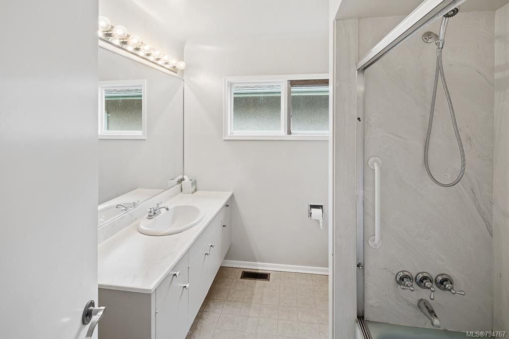 listing image 16048588150492878233