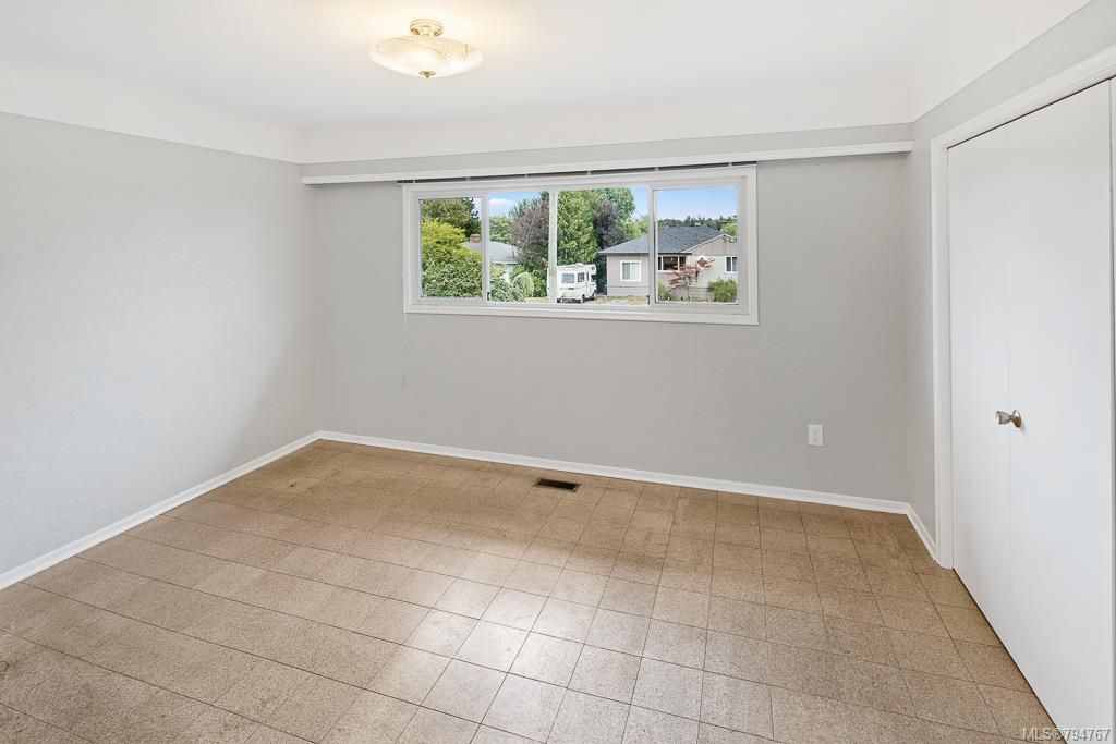 listing image 16047117252044920769