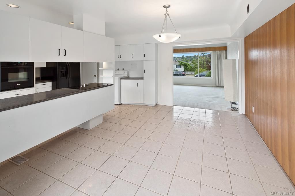 listing image 16048579403444753504