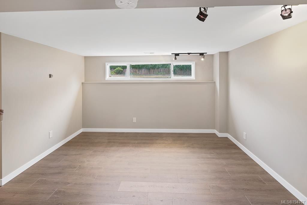 listing image 16049405520101015768