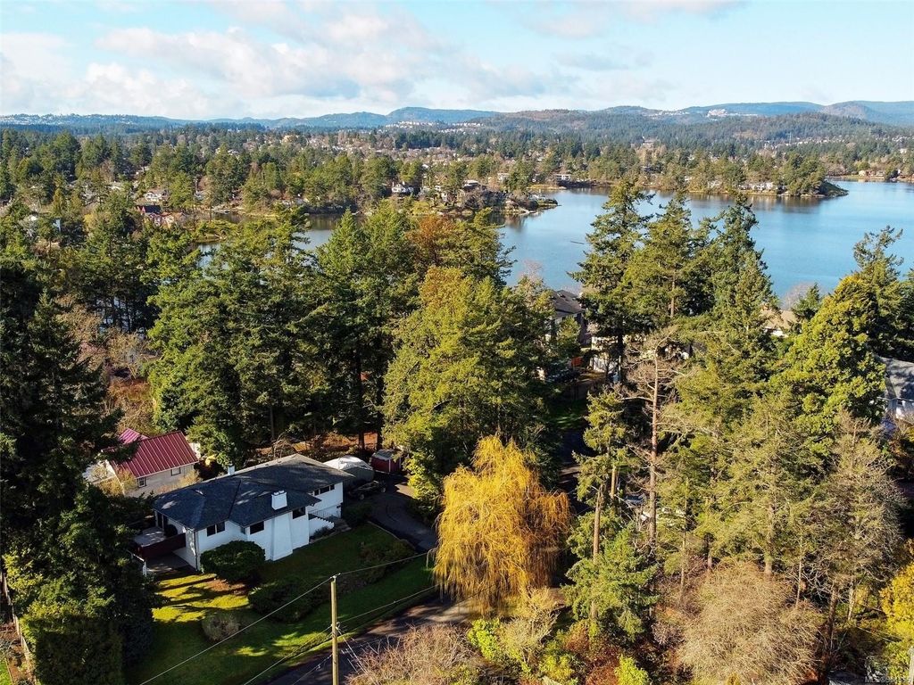listing image 16049340222311320398