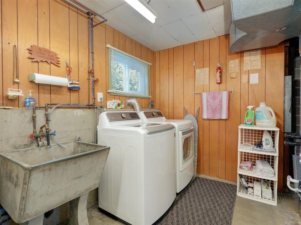 listing image 16048374796391605730